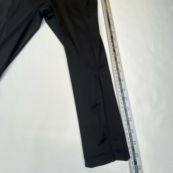 NEW! Athleta Compression UV Sweat Wicking 7/8 All Black Legging Women’s Size XS - Picture 6 of 12